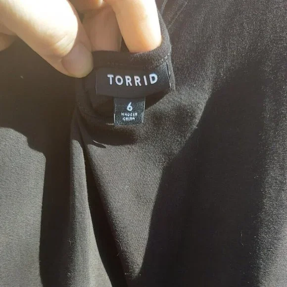 TORRID 6 Roses with Rose Petal Speckles Midi Dress - Plus Size US 30 - Picture 5 of 8